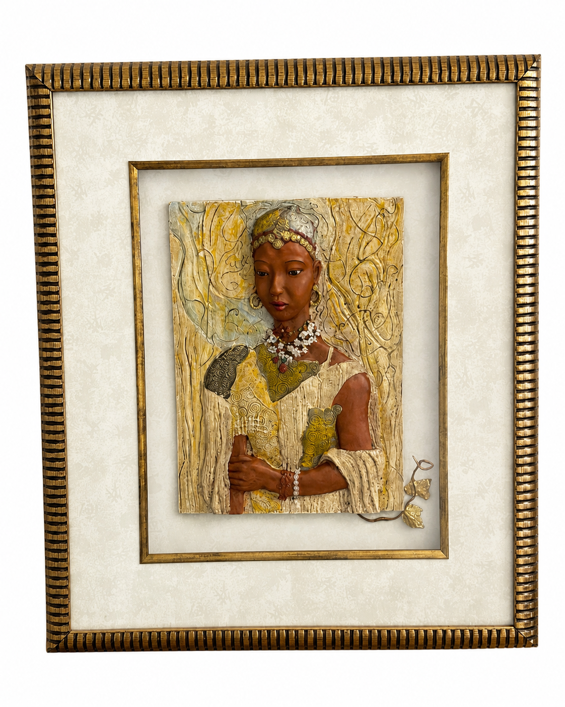 Vintage 3D Textured Portrait Shadow Box Wall Art – Ornate Gold Frame
